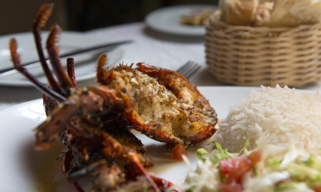 Hotel D'anse Boileau & Restaurant Chez Plume 4*