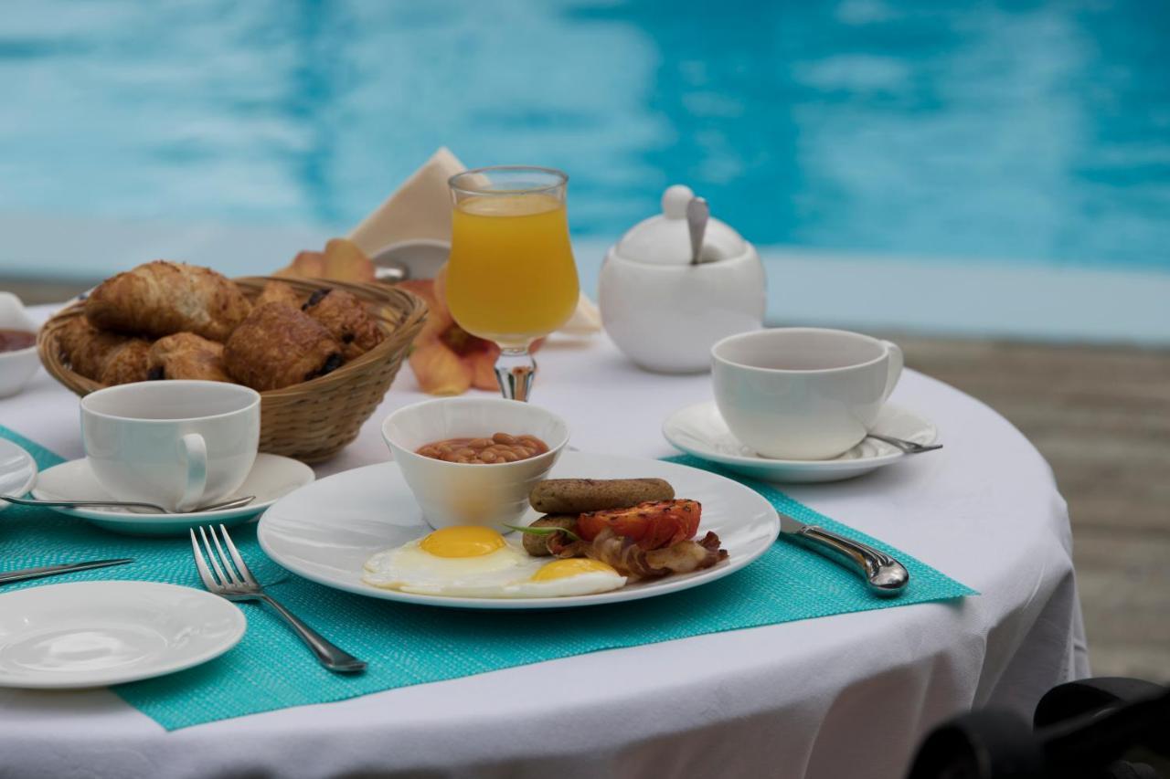 Hotel D'anse Boileau & Restaurant Chez Plume 4*